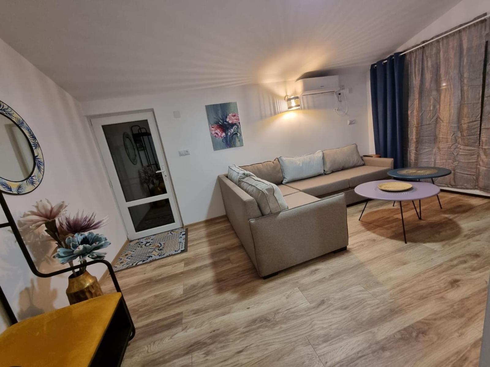 Laguna Beach Club Dushet'i Zimmer foto